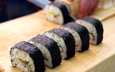 Let's Cook Rolled Sushi at Home!