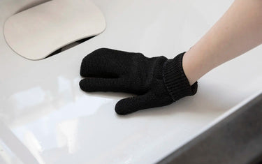 SANBELM scrubbing glove in kitchen sink