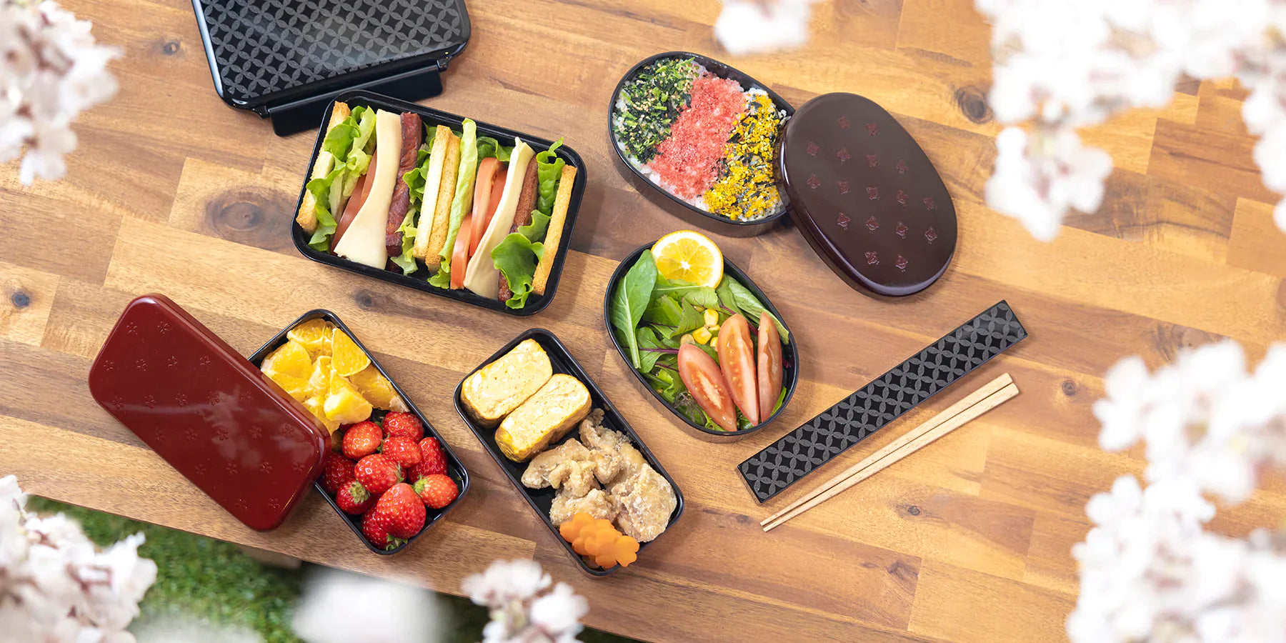 Discover our great selection of Lunch Boxes & Totes at Globalkitchen Japan.