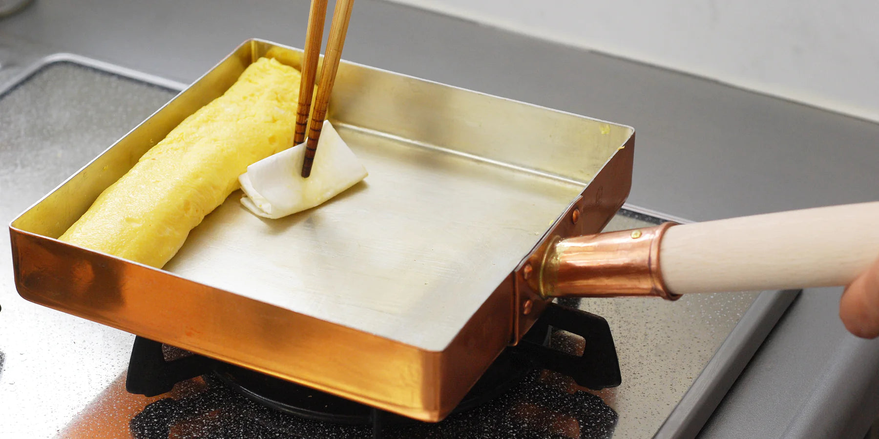 Discover our great selection of Tamagoyaki Omelette Pans at Globalkitchen Japan.