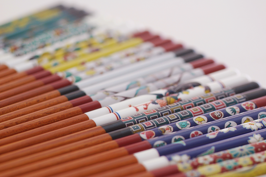 "Kutani Gosai (5 Colors)" in Janese Representative Chopsticks