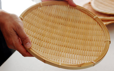 How to use Takezaru (shallow bamboo colander)?