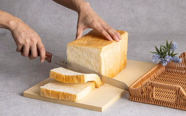 Slicing finished bread