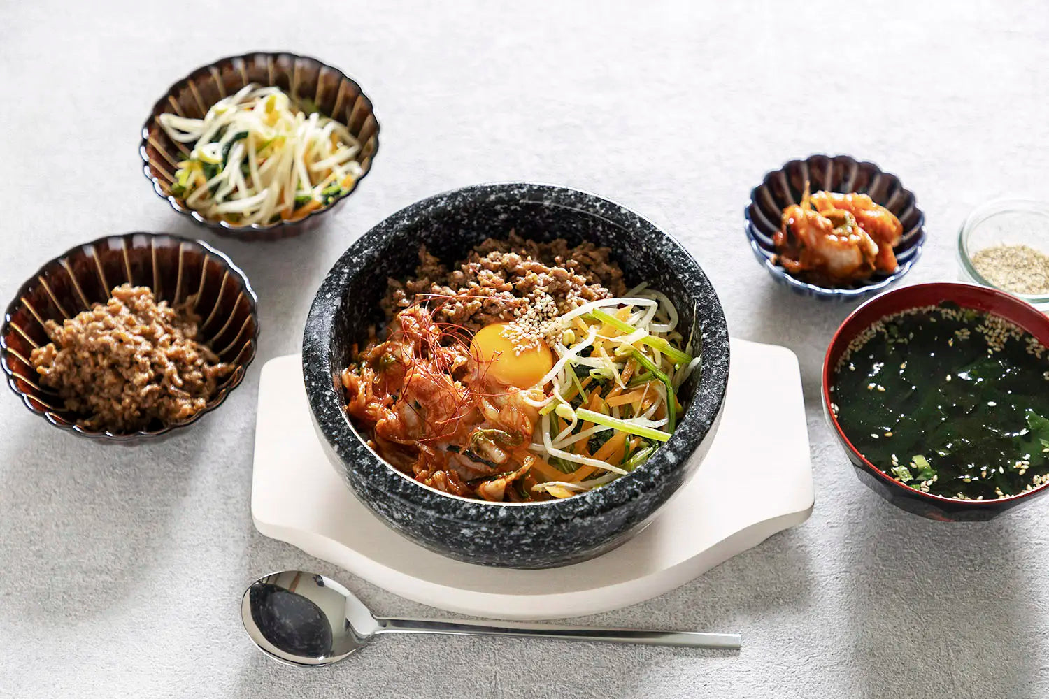 How to Make Korean Bibimbap With a Stone Bowl - Globalkitchen Japan
