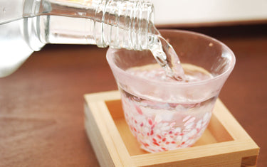 Enrich Your Table with Sakura Tableware to Feel Spring!