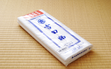 Filtering, Moisturizing, and Wiping - The Value of Sarashi, a Versatile Kitchen Tool