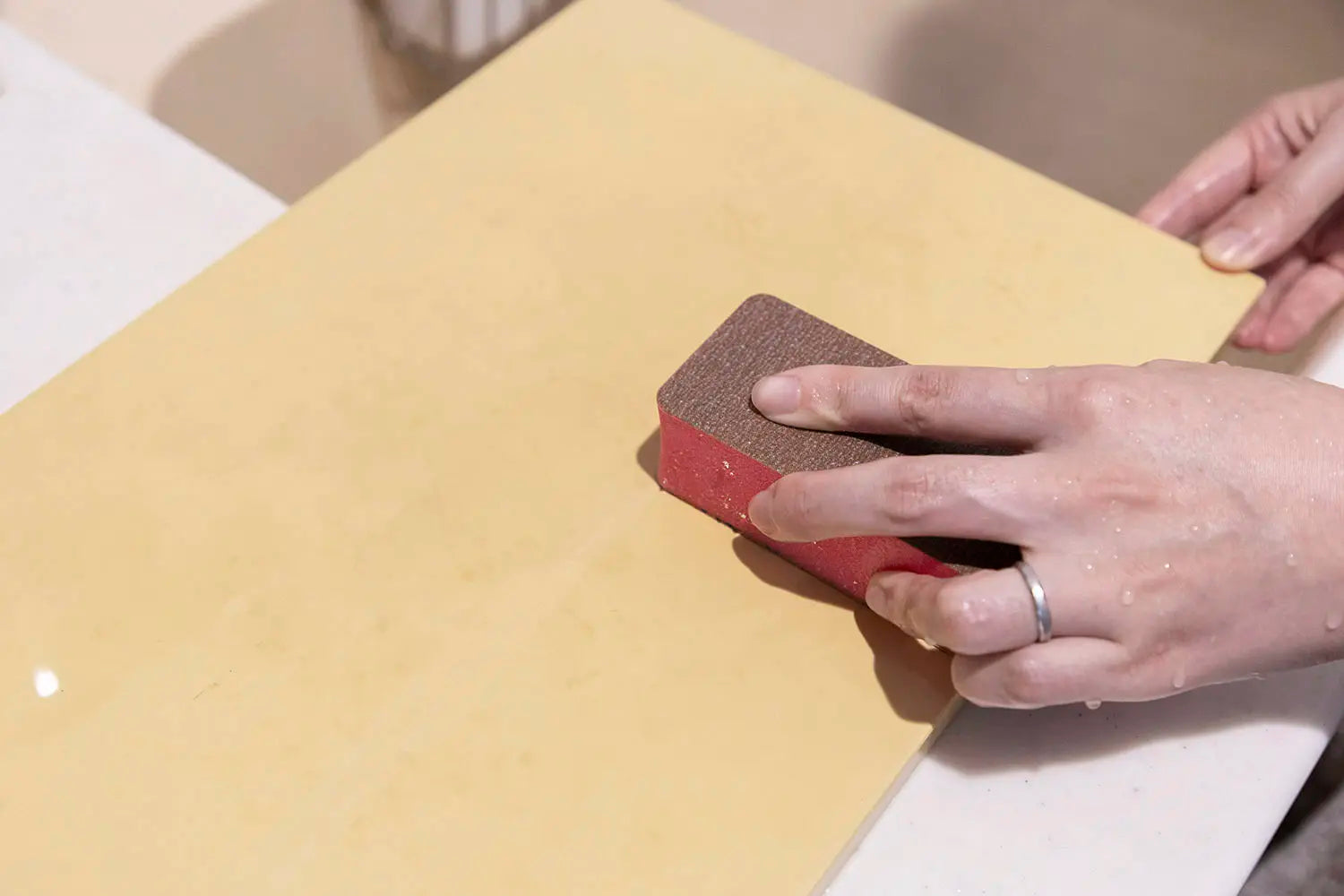 How to Clean Hasegawa Cutting Board: Easy Tips for Deep Cleaning