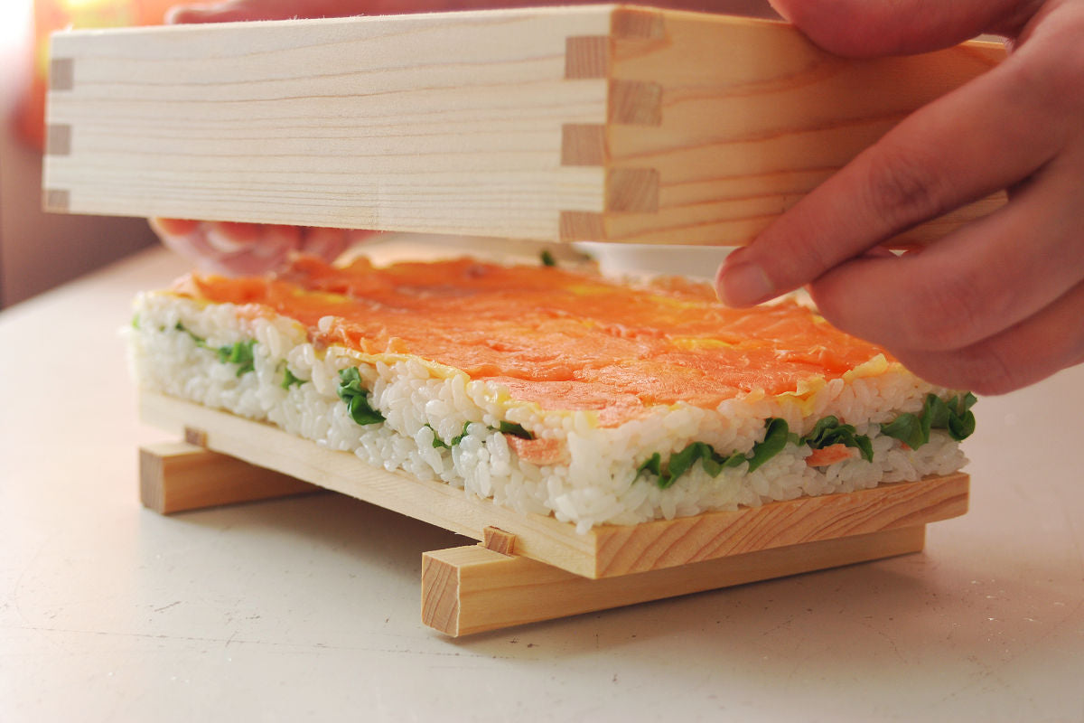 Matsuri Vision Wood Grain Paper Small Sushi Container - 4 3/4 x 2