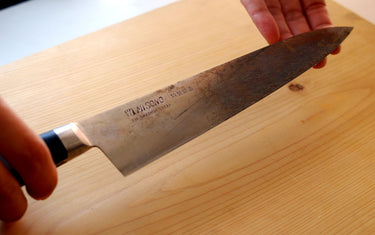 How to remove rust on kitchen knives.