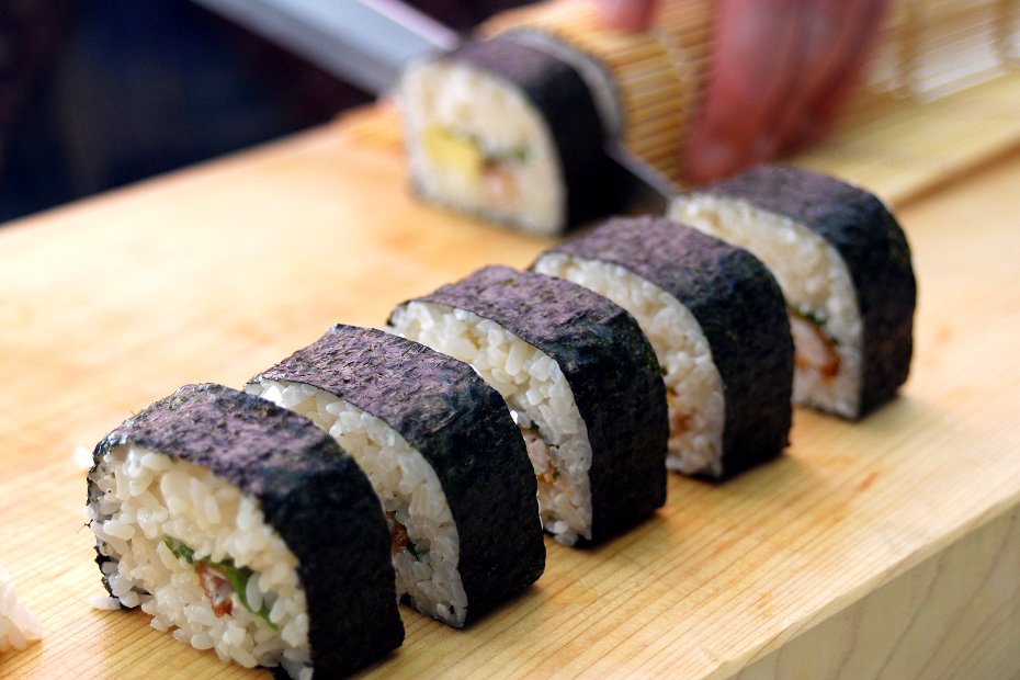 Let's Cook Rolled Sushi at Home!