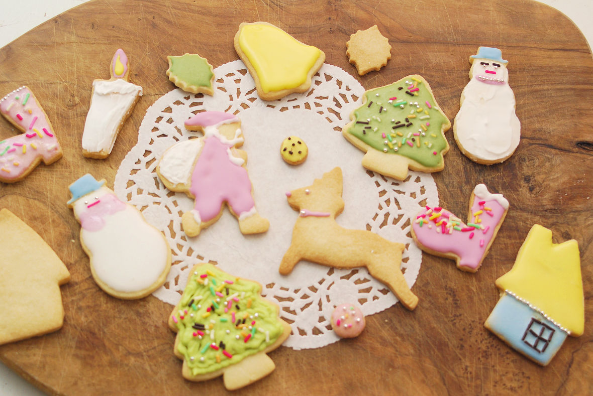 Let's enjoy Christmas with Homemade Royal Icing Cookies!