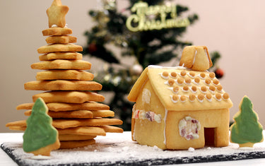 Materialize a Fairy Tale Candy House with Cookie Cutters and Make Your Christmas More Romantic with the Edible Diorama!