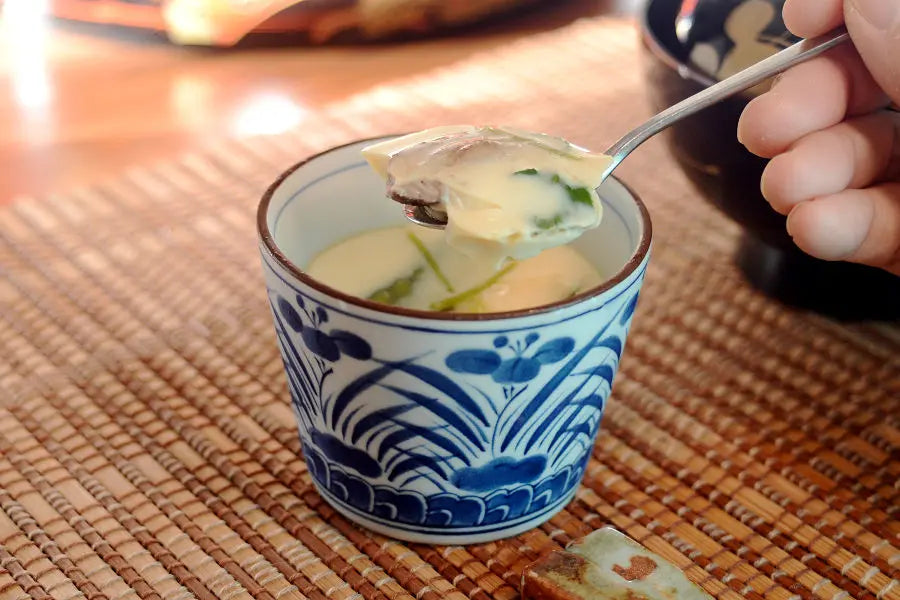 A perfect dish for serving guests! Chawanmushi (a Japanese savory steamed egg custard) recipe