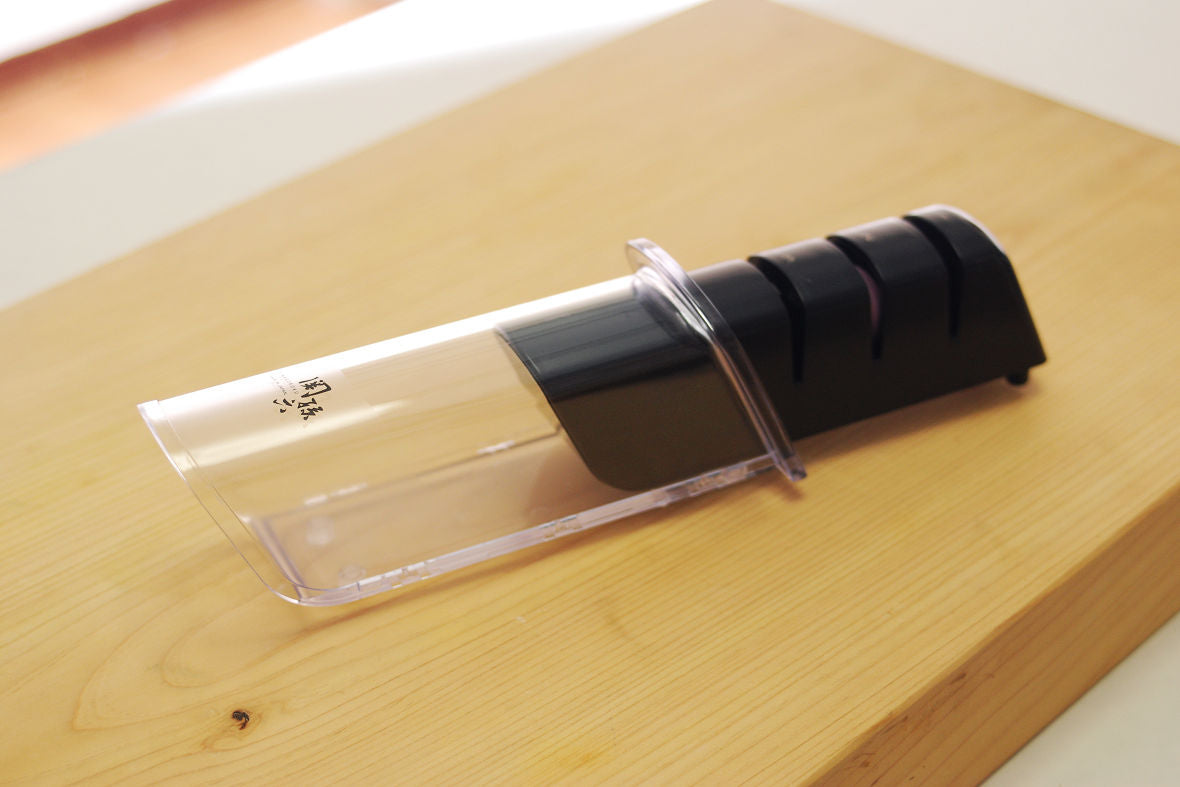 “Seki Magoroku Diamond and Ceramic Sharpener” Will Save Your Dull Knives in Seconds!
