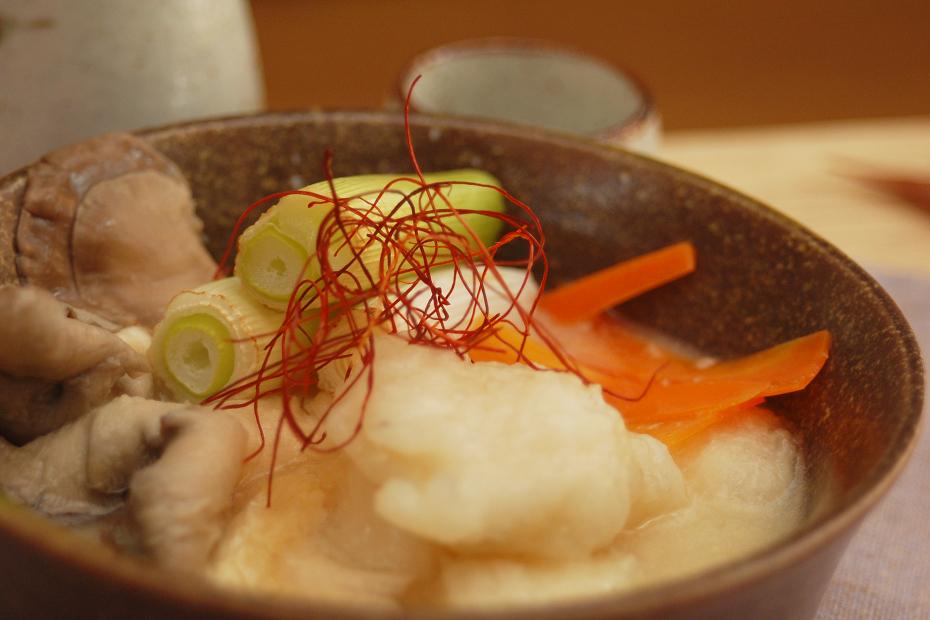 Try classic Japanese hot pot recipes in cold weather!