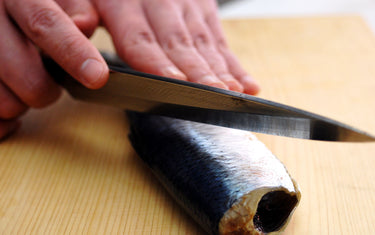 The reason why new knives are not sharp enough. ~Why you need to sharpen the knives.~