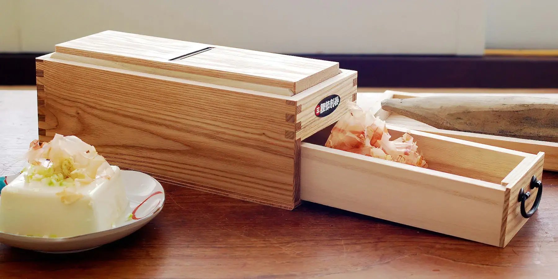 Discover our great selection of Bonito Shaver Box at Globalkitchen Japan.