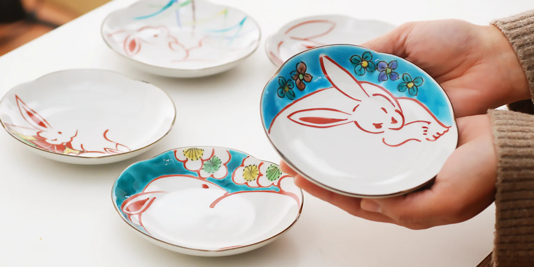 Discover our great selection of Japanese Pottery & Porcelain at Globalkitchen Japan.