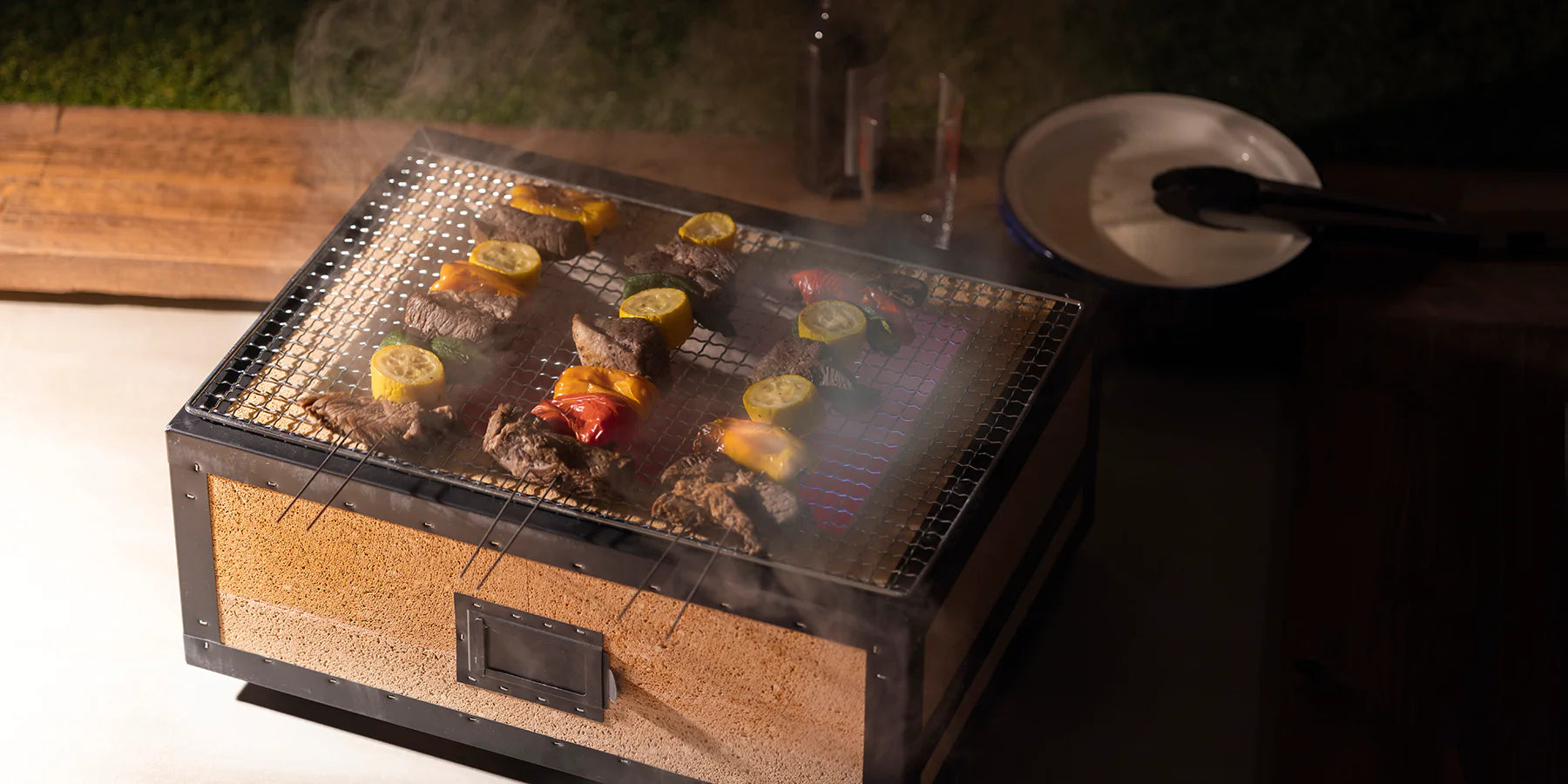 Discover our great selection of Yakiniku Barbecue supplies on Globalkitchen Japan.