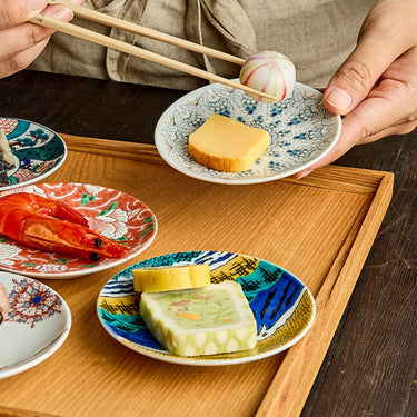 Kutani Ware Porcelain Art Small Plate Ouji Seikamon