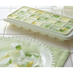 Lustroware Covered Ice Cube Tray