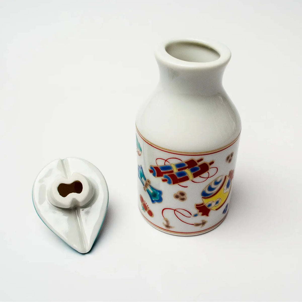 SEIKOU Kutani Porcelain Soy Sauce Dispenser Takarazukushi