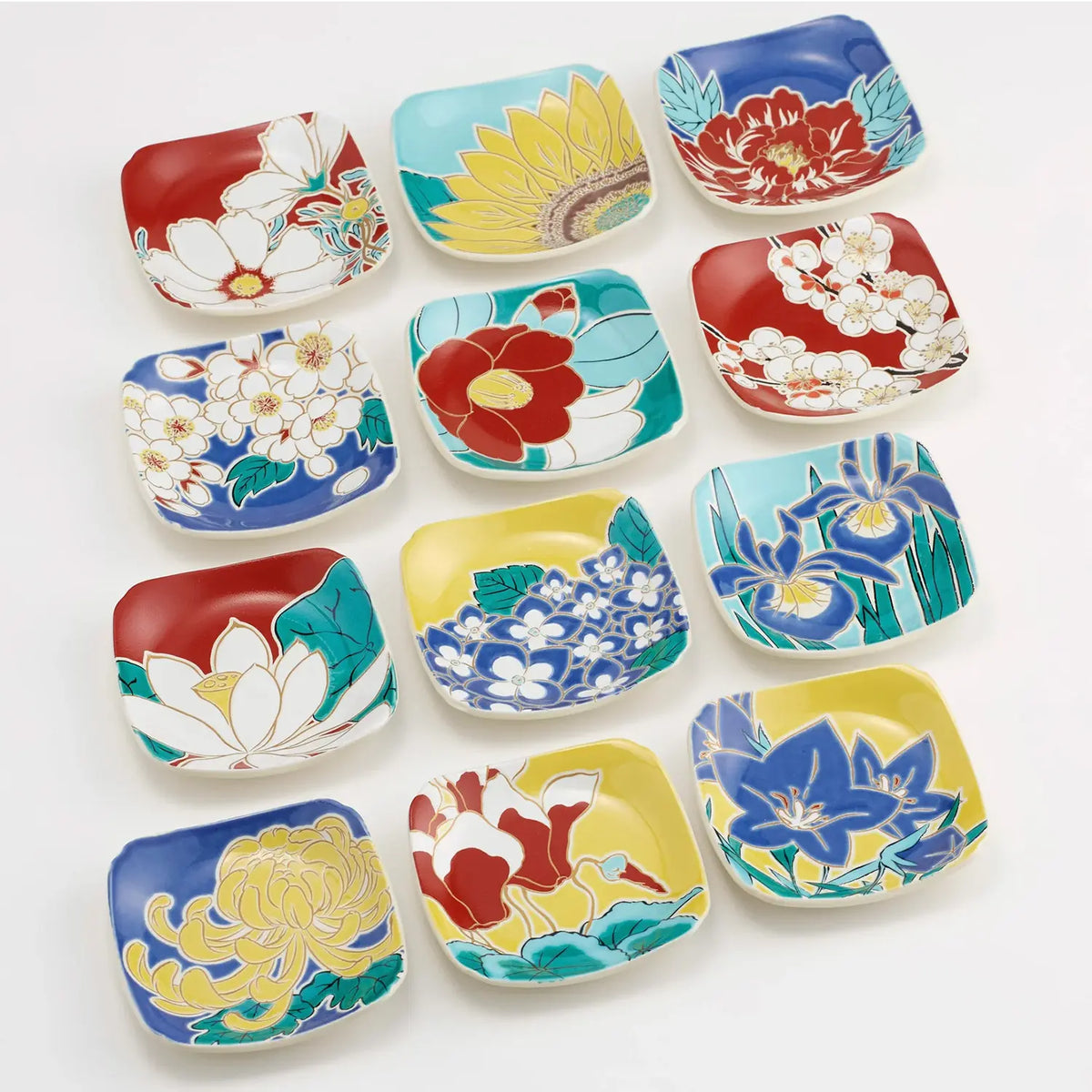 SEIKOU SHIKI-NO-HANA Kutani Porcelain Mamezara Small Plate Camellia