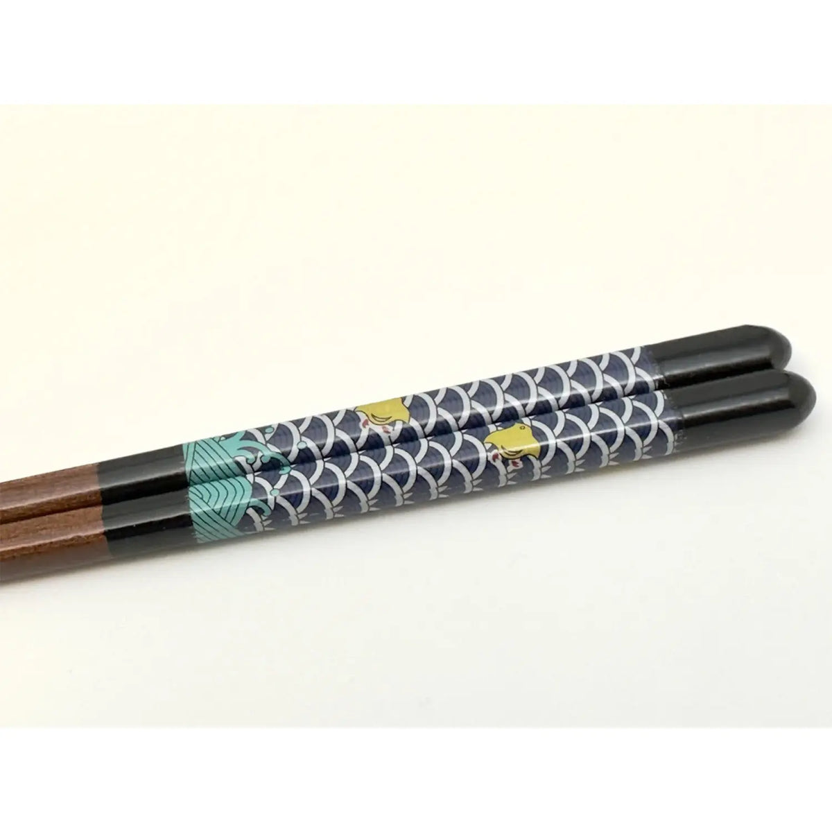 SEIKOU Wakasa Lacquered Natural Wood Chopsticks 23cm Black Chidori