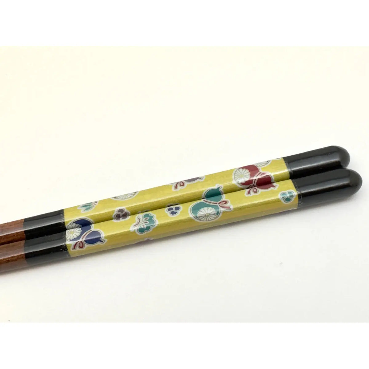 SEIKOU Wakasa Lacquered Natural Wood Chopsticks 23cm Black Mubyou