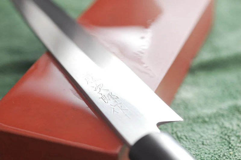 A tiny helper to maintain your knives