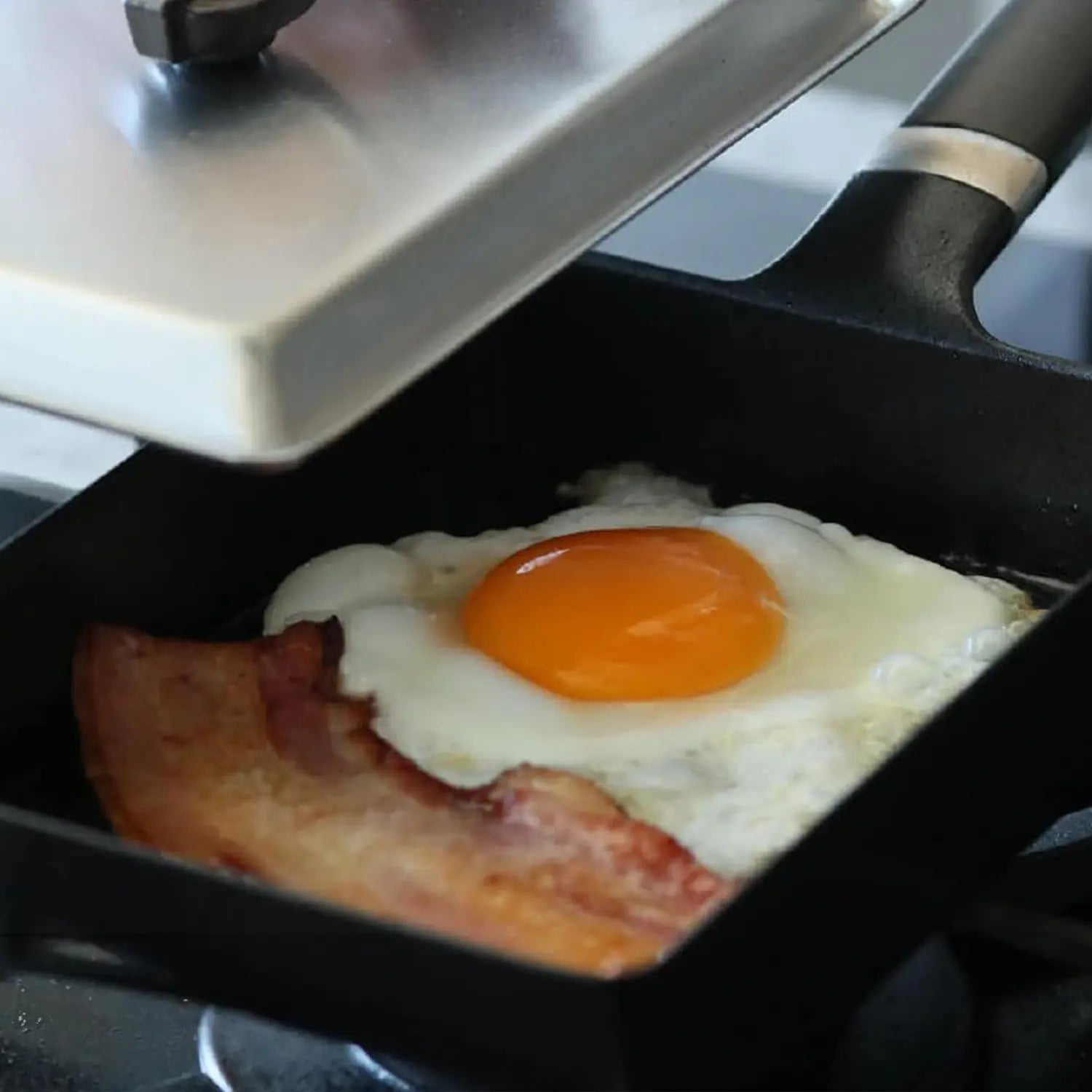 Vermicular Cast Iron Oven-Safe Egg & Toast Pan – Globalkitchen Japan Vermicular Cast Iron Oven-Safe Egg & Toast Pan – Globalkitchen Japan