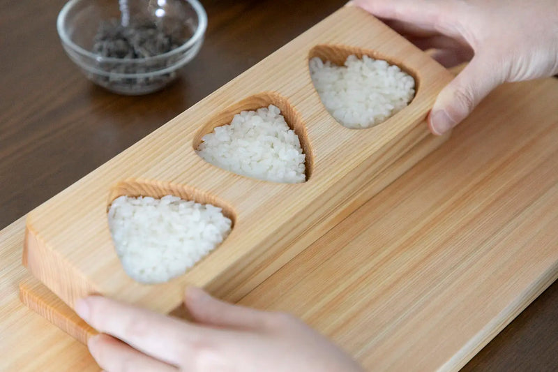 How to Make Onigiri