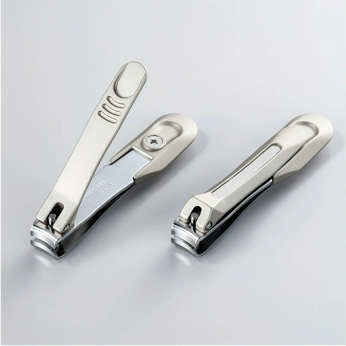https://www.globalkitchenjapan.com/cdn/shop/files/green-bell-takuminowaza-stainless-steel-premium-nail-clippers-with-curved-clipping-lever-g-1204_6_1200x.webp?v=1691387127