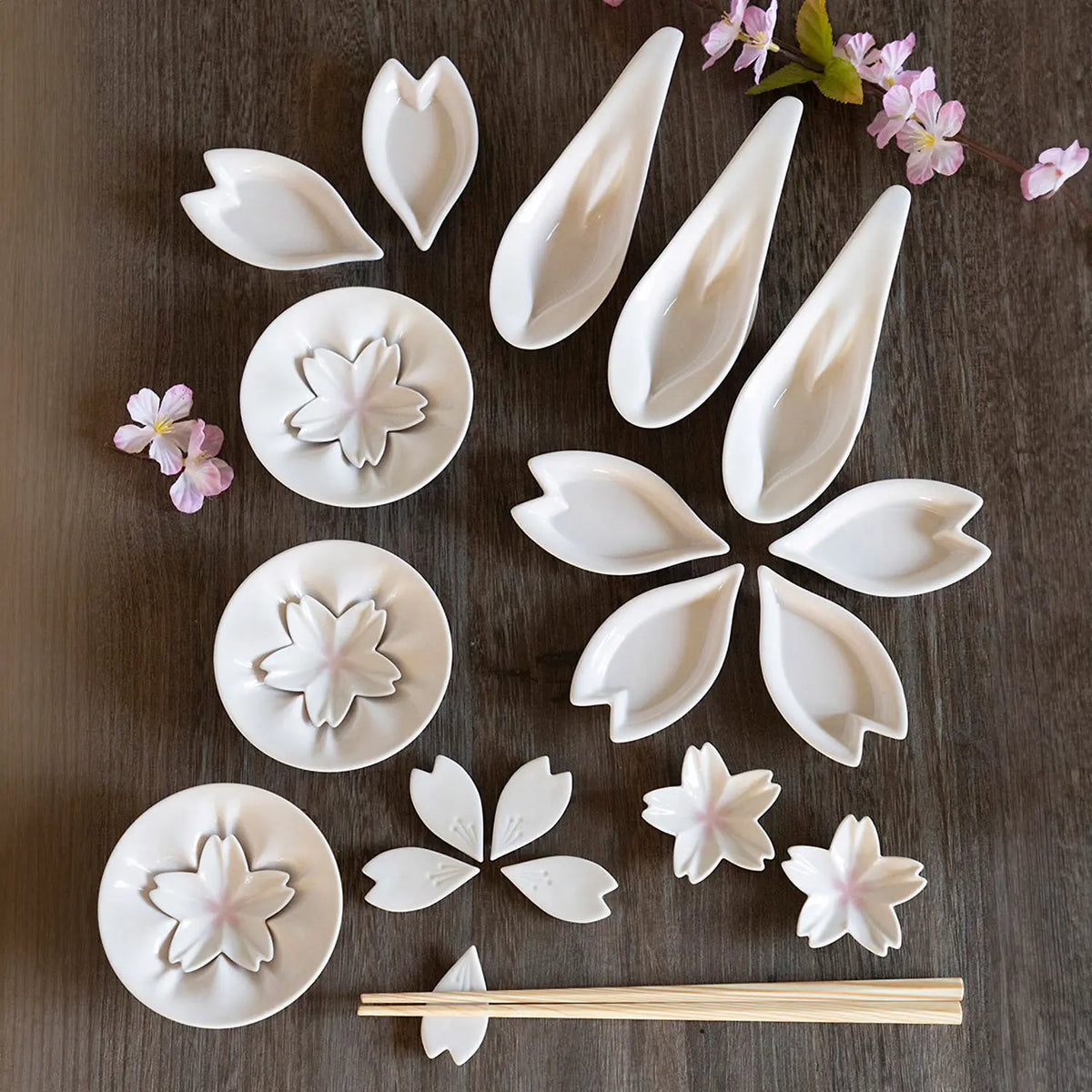hiracle Sakura Porcelain Petal Plates