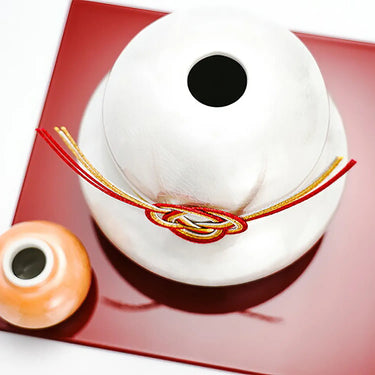 Seikou Kutani Porcelain Kagami Mochi