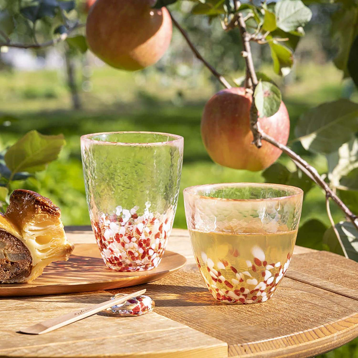 ADERIA Tsugaru Vidro Soda-Lime Glass Apple Glass