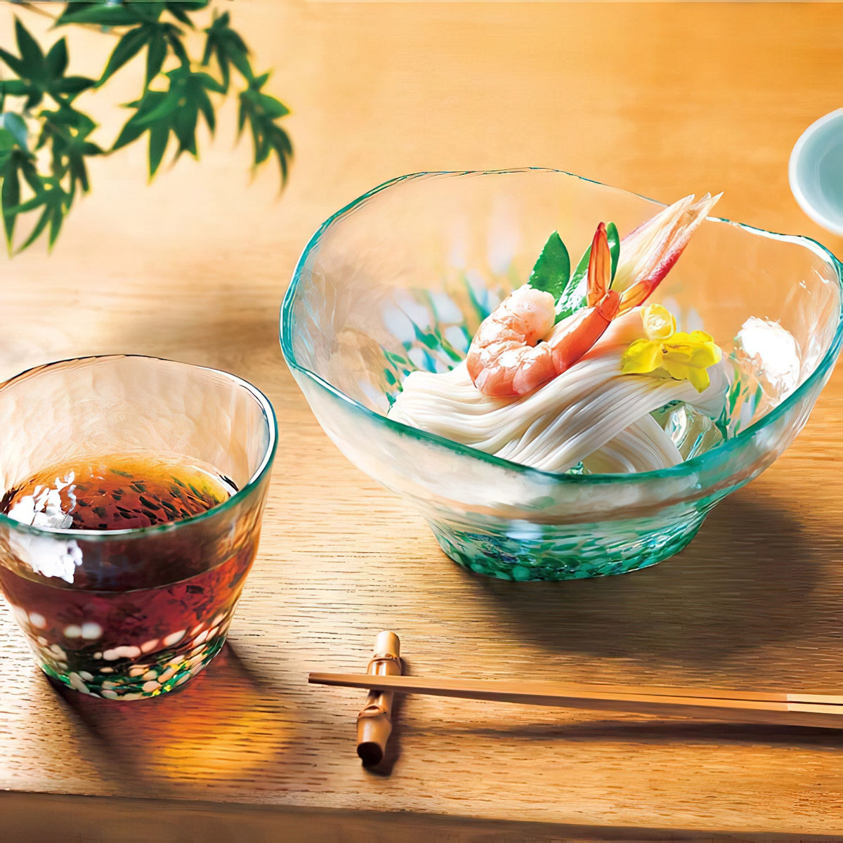 ADERIA Tsugaru Vidro Soda-Lime Glass Floral Medium Bowl