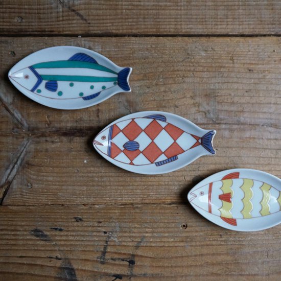 HAREKUTANI Porcelain Fish Small Plate
