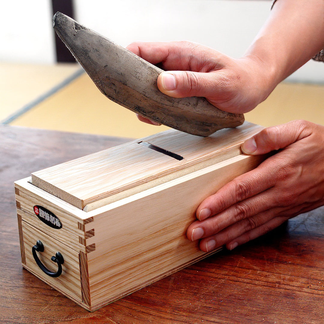 Oyanagi Iroribata Umami Wooden Bonito Shaver Box