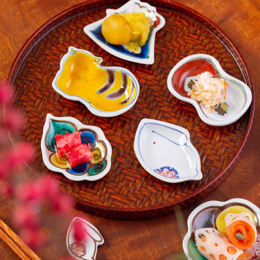 Soukyu Porcelain Lucky Charm Mamezara Plate Aka Fuji