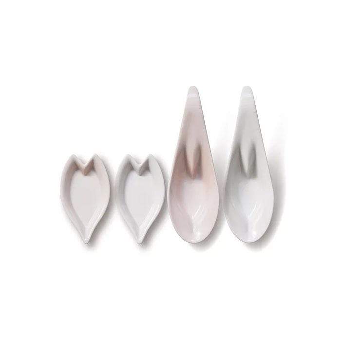 hiracle Sakura Porcelain Renge Spoon and Petal Plate Set (3 Colours) White &amp; Pink Renge Spoons