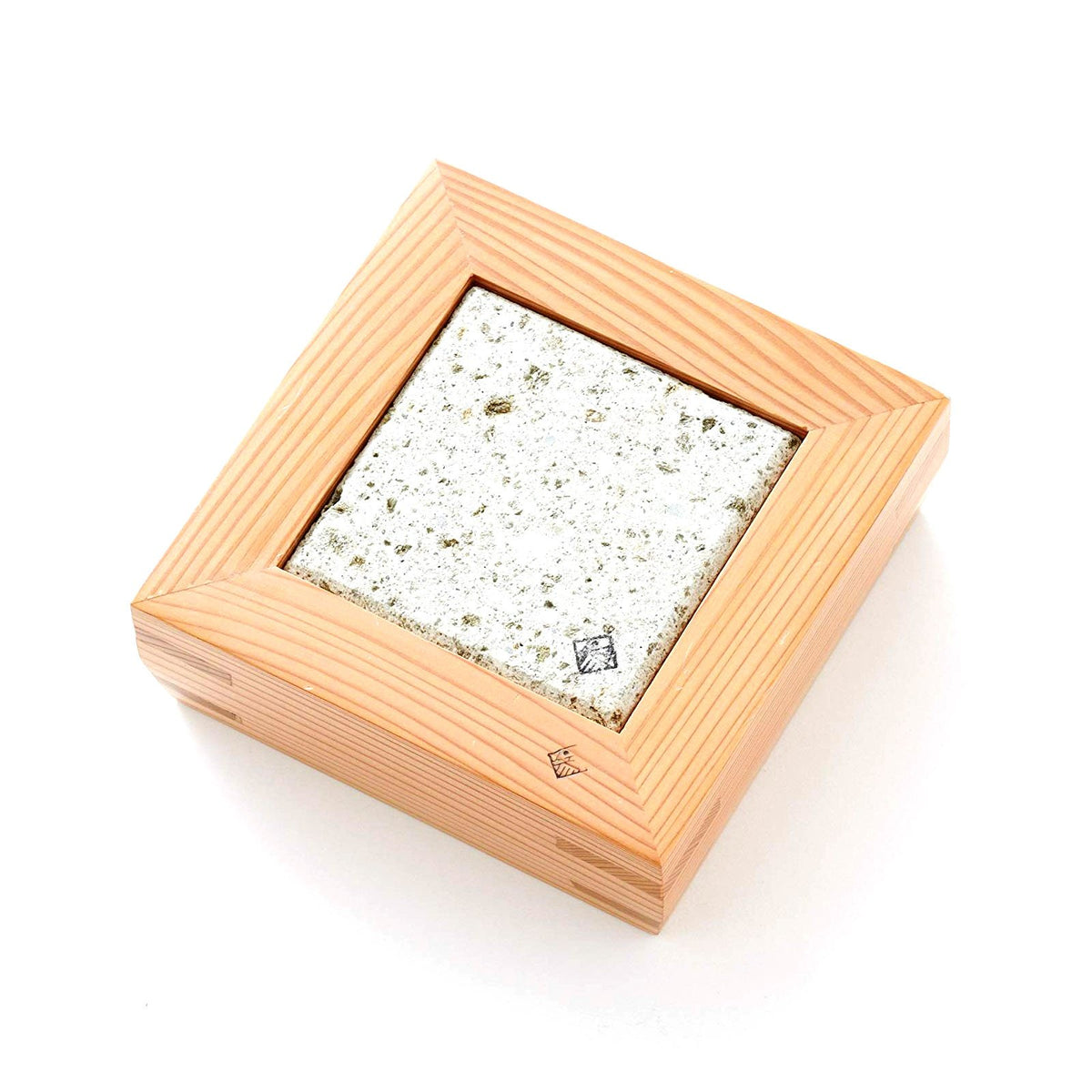 https://www.globalkitchenjapan.com/cdn/shop/products/miranda-style-omoeraku-japanese-cedar-frame-small-oya-stone-plate-plates-6976383385683_1200x.jpg?v=1564046142